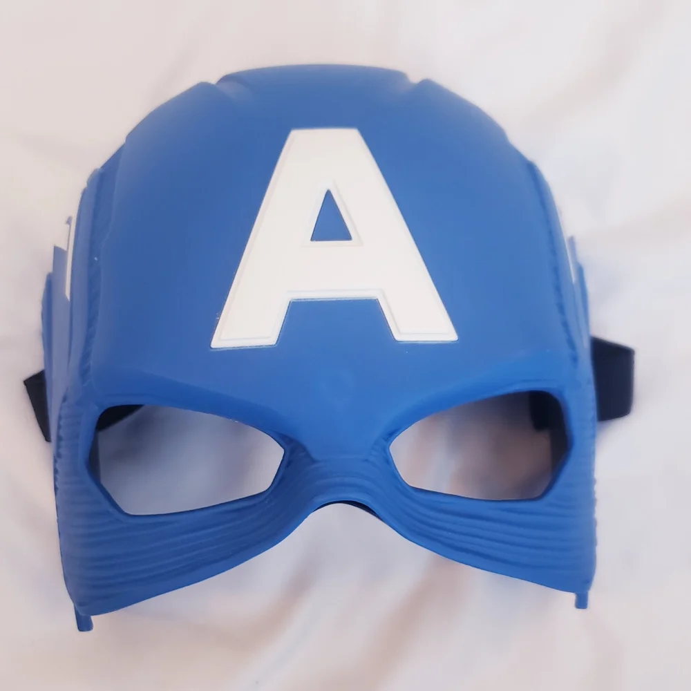 Hasbro Captain America Action Figure Set  With Mask And Blaster